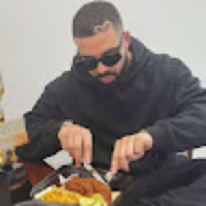 Meet your Posher, Hollie